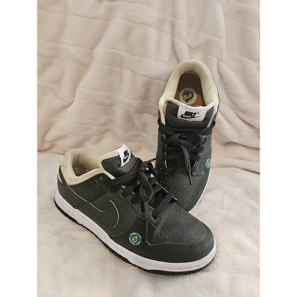 Nike Dunk Low LX Avocado Sequoia Womens Size 7 Shoes Green Activewear K1002 - Picture 1 of 9